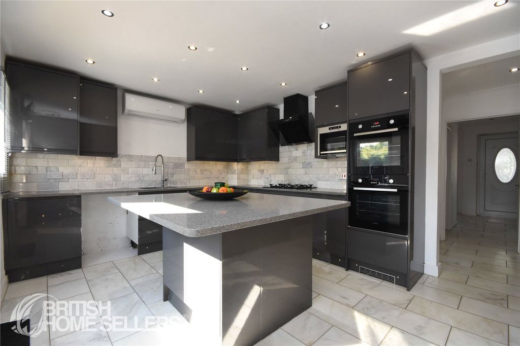Property photo 2 of 31 Picture No. 75
