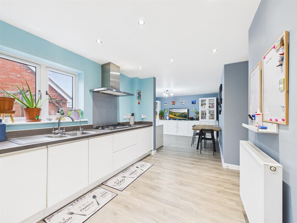 Property photo 3 of 19 Cam02435G0-Pr0127-Still011.Jpg