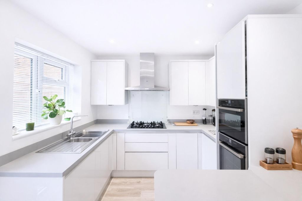 Property photo 2 of 23 20.Png