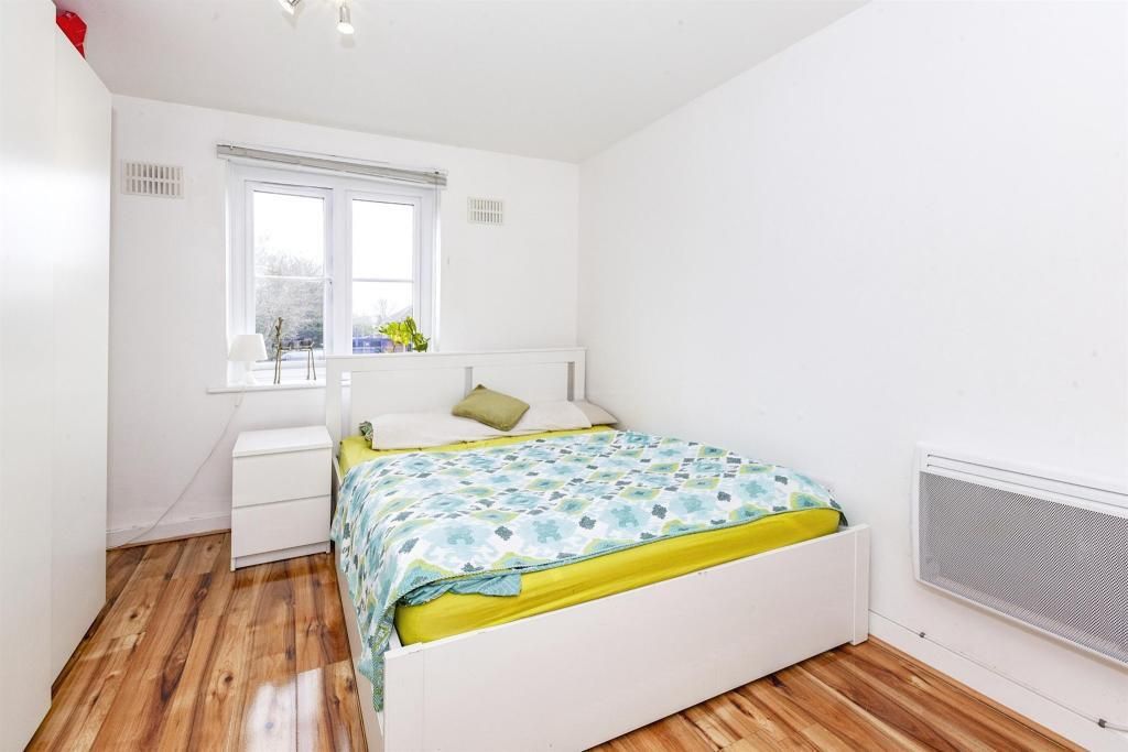 Property photo 3 of 25 Bedroom