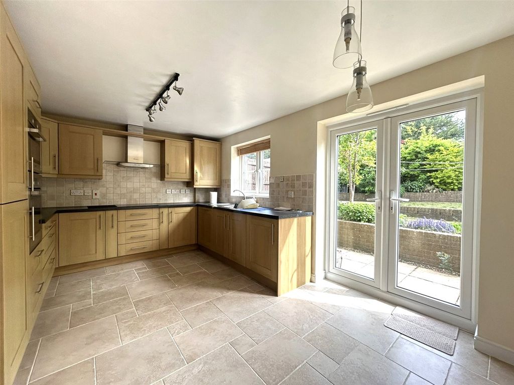 Property photo 2 of 20 Picture No. 28