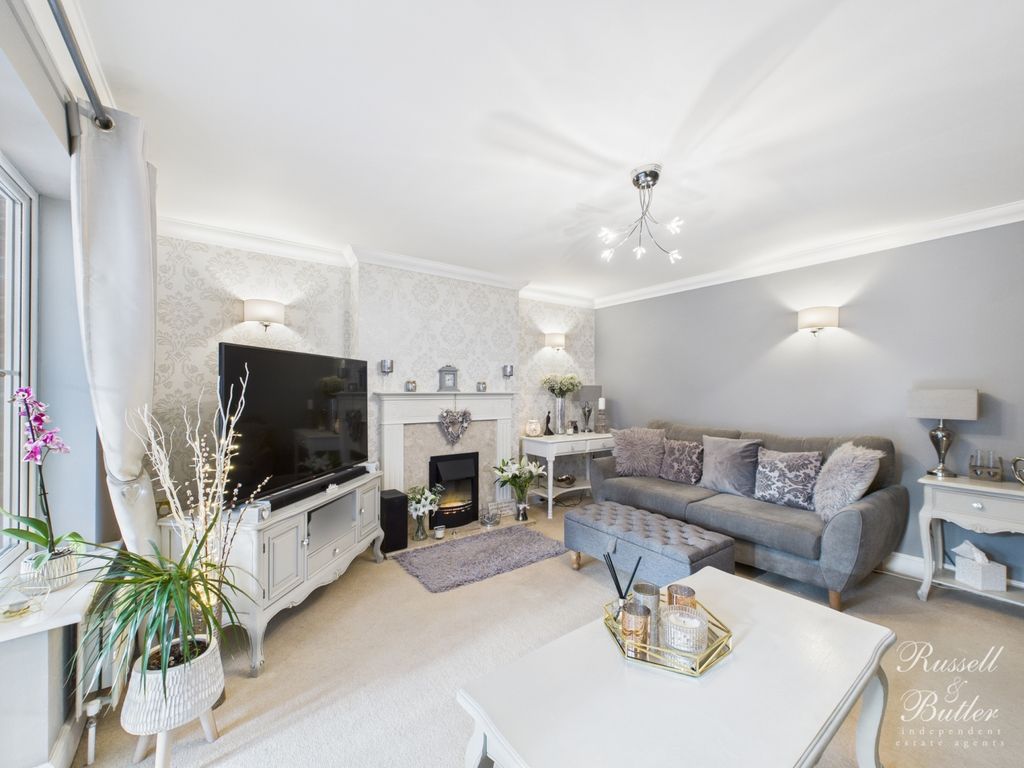 Property photo 3 of 20 Cam01995G0-Pr0394-Still020