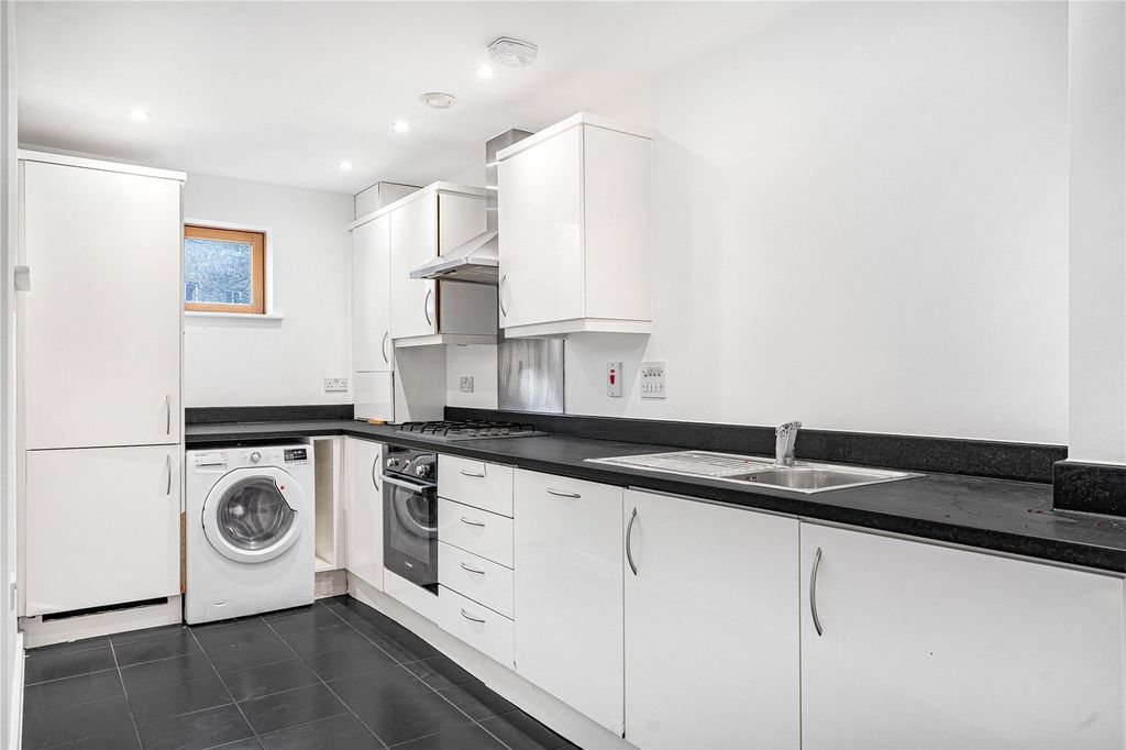 Property photo 2 of 21 Kitchen