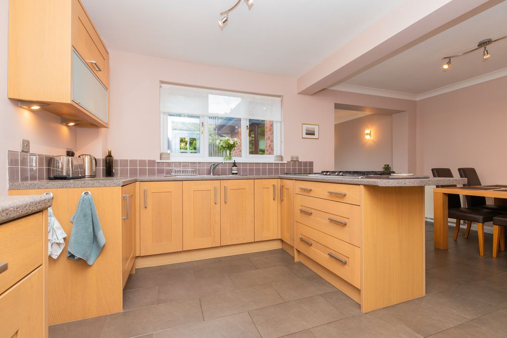 Property photo 3 of 30