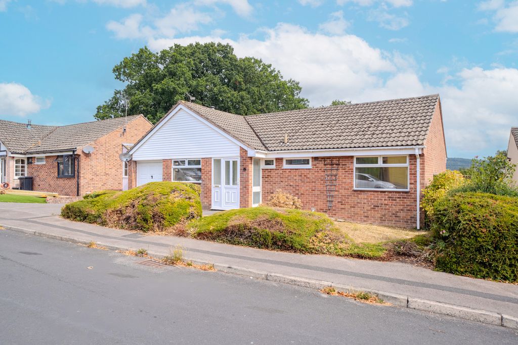 Property photo 1 of 33