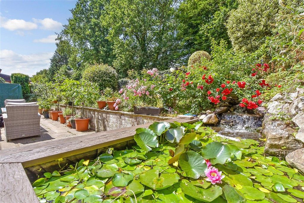 Property photo 1 of 15 External Feature