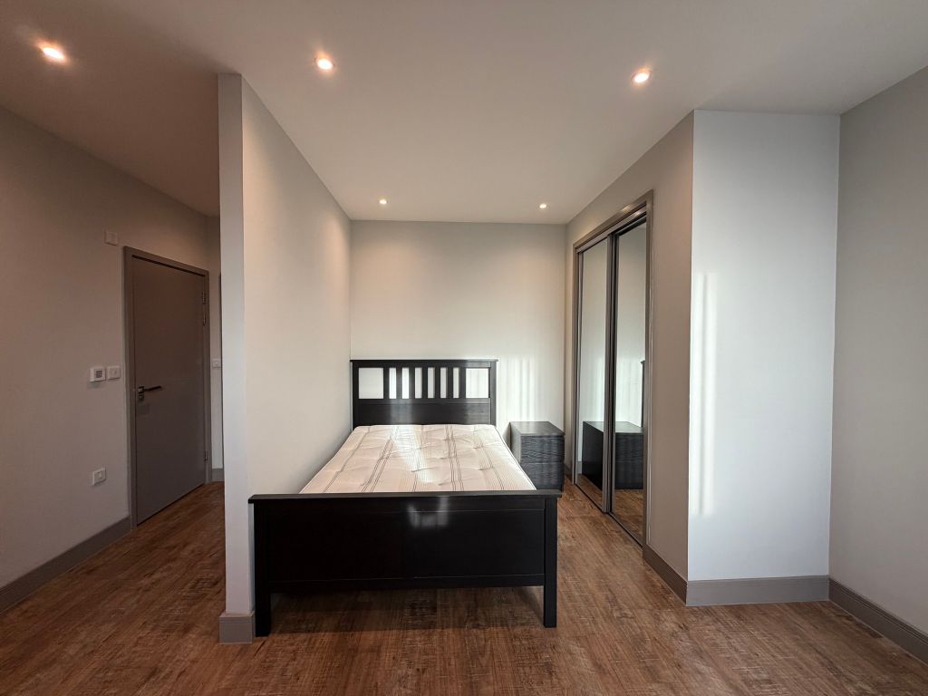 Property photo 3 of 13 Bedroom