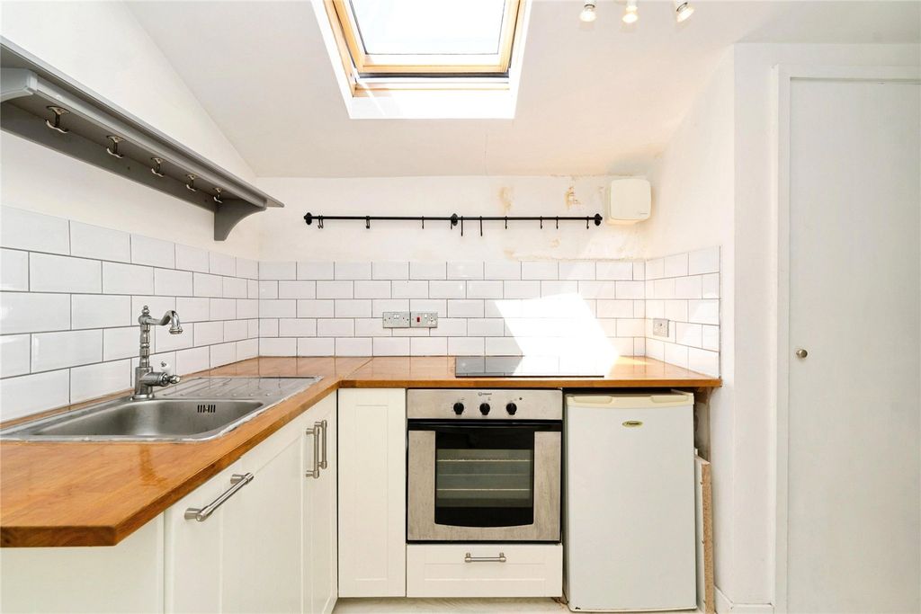 Property photo 3 of 11 Picture No. 20