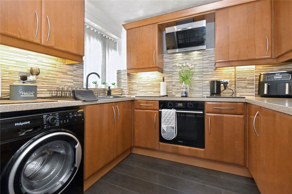 Property photo 3 of 16 Picture No. 10