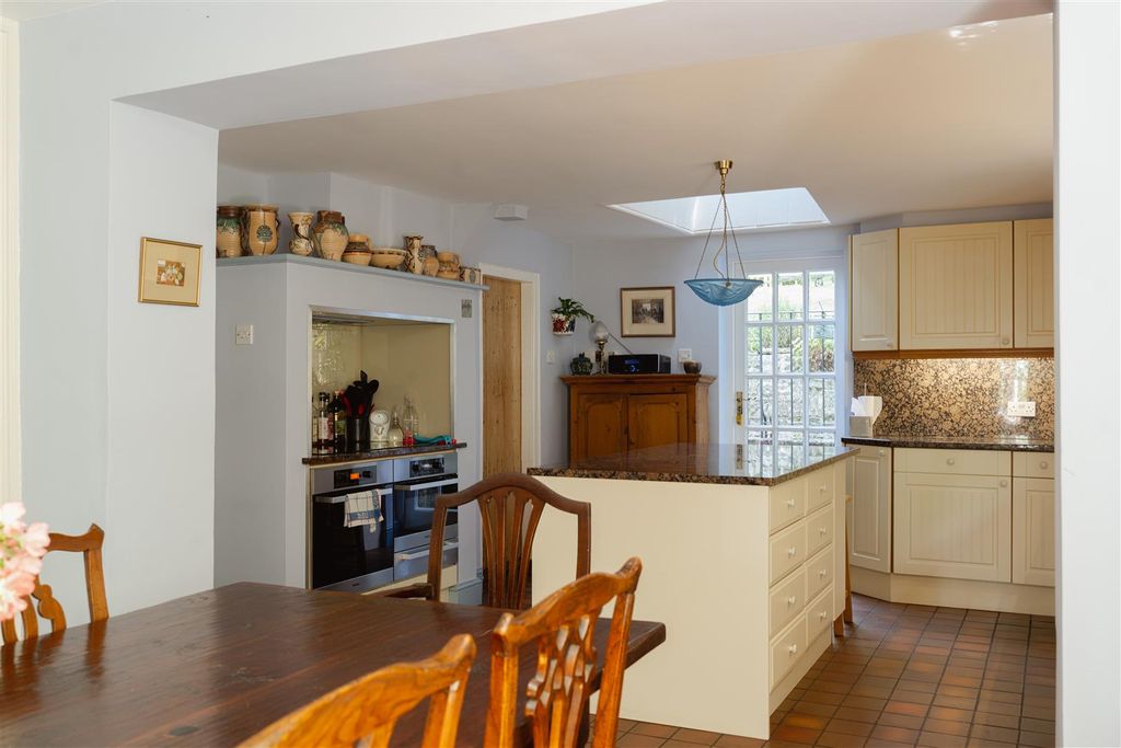 Property photo 3 of 28 4.Jpg
