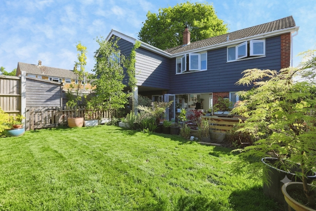 Property photo 1 of 18 Rear Aspect