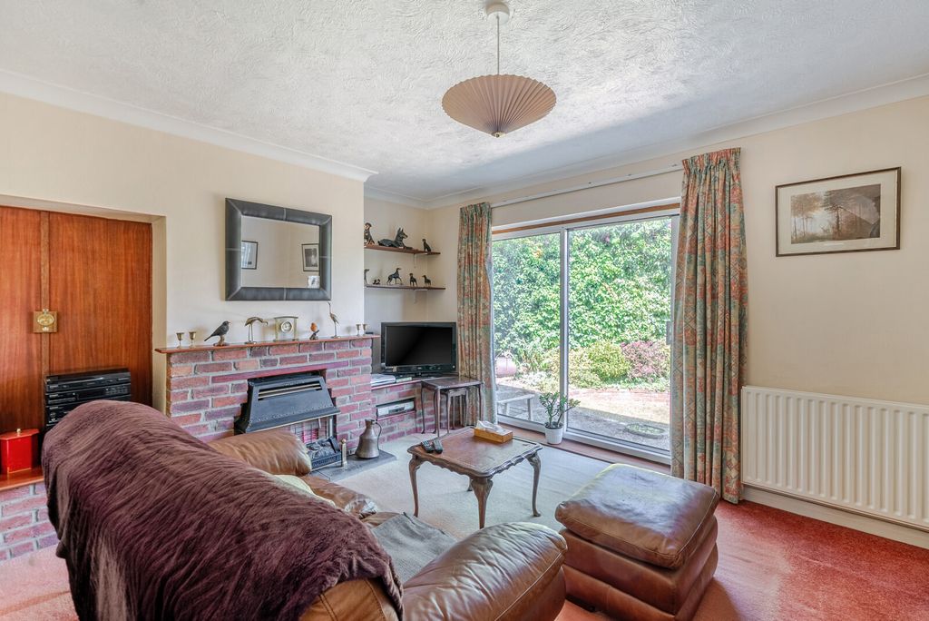 Property photo 3 of 16 Sitting Room