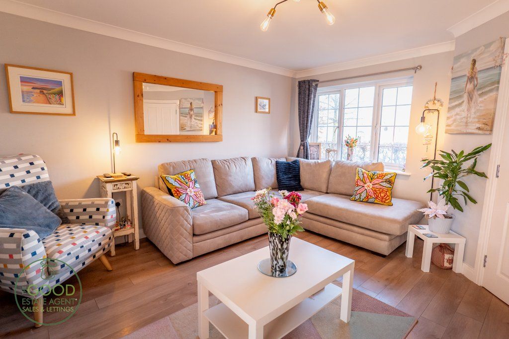 Property photo 2 of 23