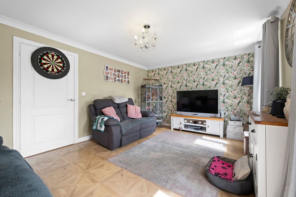 Property photo 3 of 22