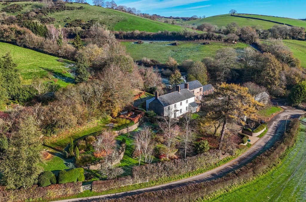 Property photo 1 of 40 Raddington, Seddons