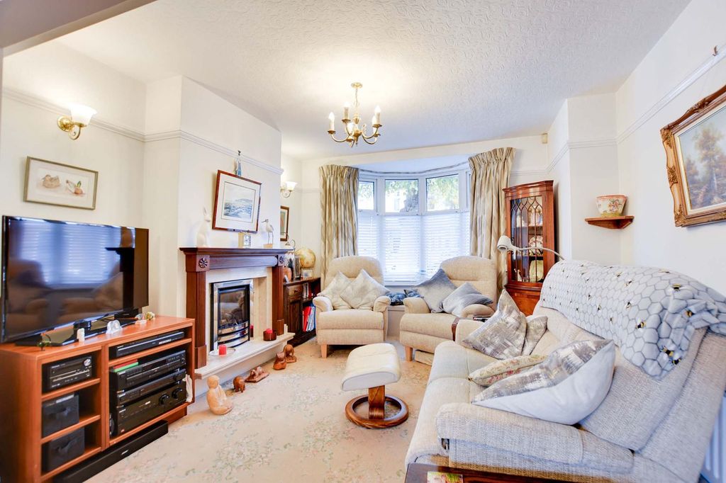 Property photo 2 of 25