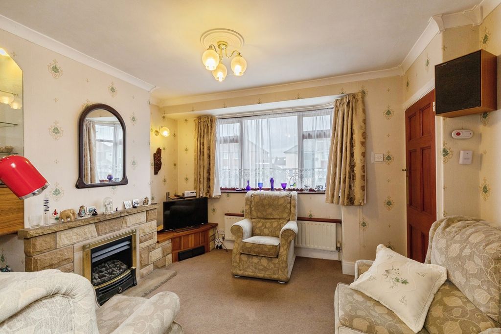 Property photo 3 of 20 Pbox-Img.Jpg