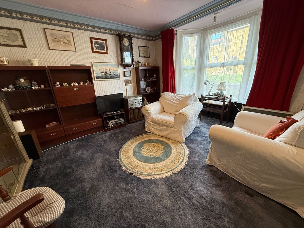 Property photo 3 of 17 Sitting Room