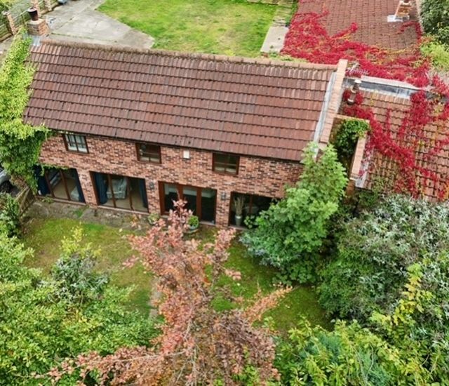 Property photo 3 of 16 Bur-Front