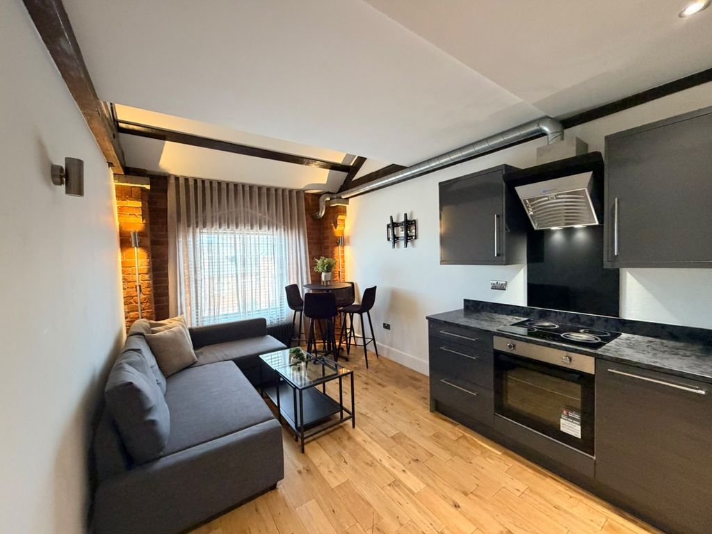 Property photo 2 of 16 0044B986-88Ea-48E3-A9B7-E1d3d26994d1