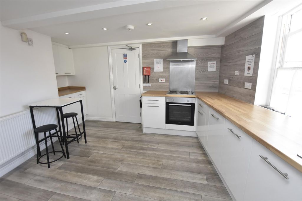 Property photo 3 of 8 Image00004.Jpeg