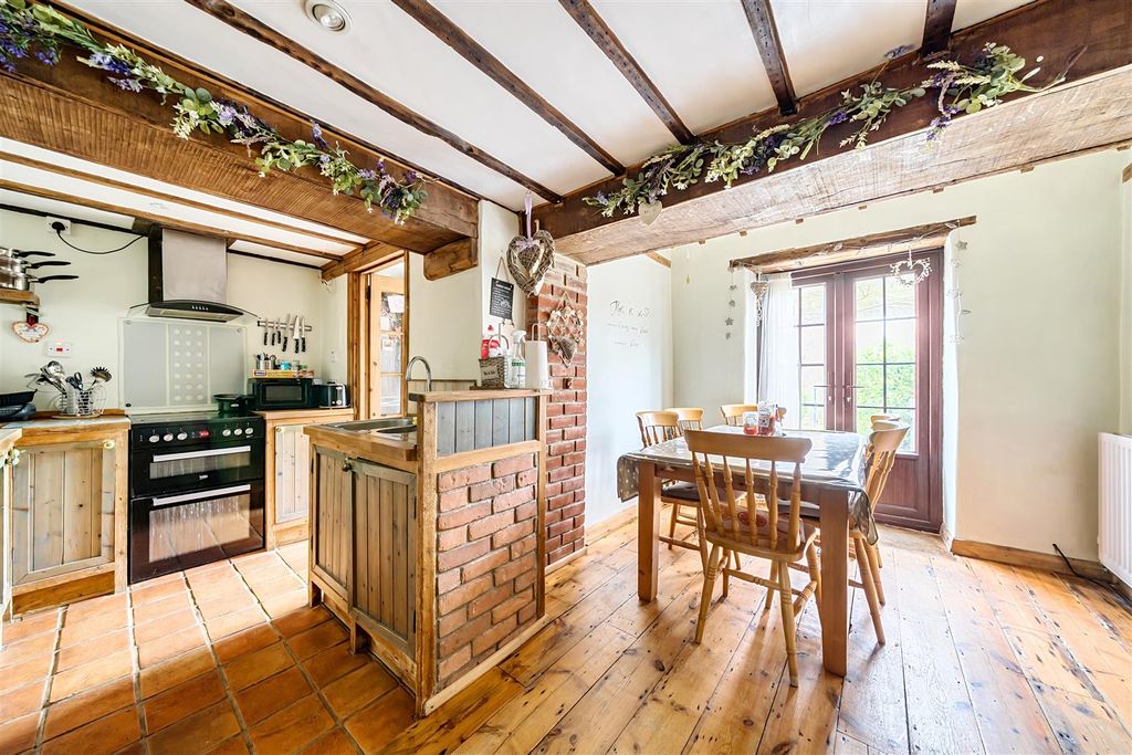 Property photo 2 of 21 1435138-20-69E25B8B56A1F-Arw.Jpg