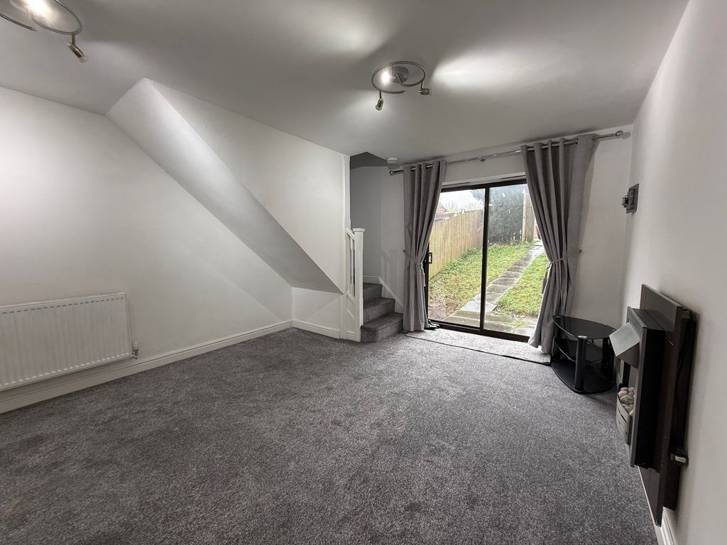 Property photo 2 of 9 Photo 2