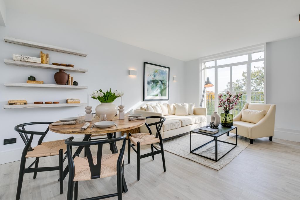 Property photo 1 of 8 Living Room