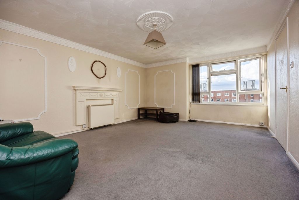 Property photo 3 of 20 Pbox-Img.Jpg