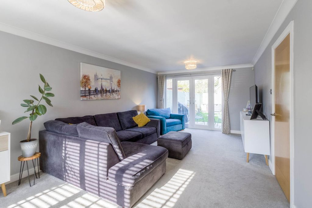 Property photo 3 of 19