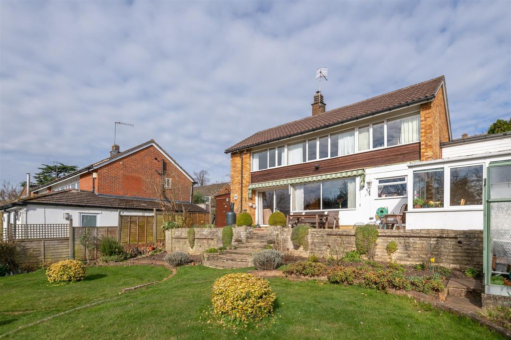 Property photo 2 of 31