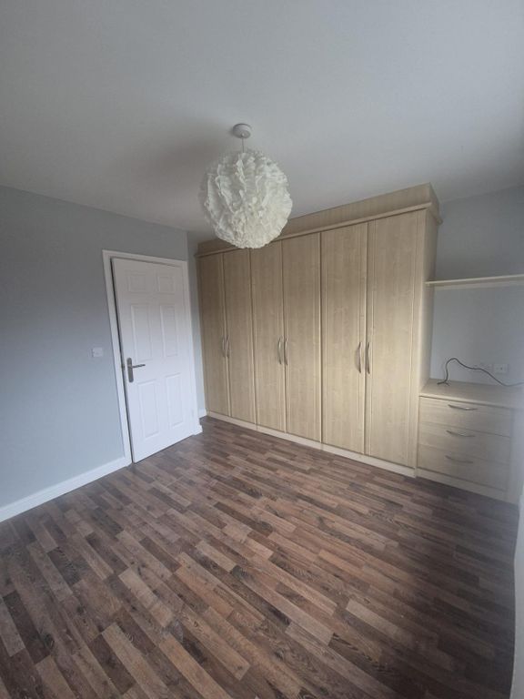 Property photo 2 of 8 Bedroom