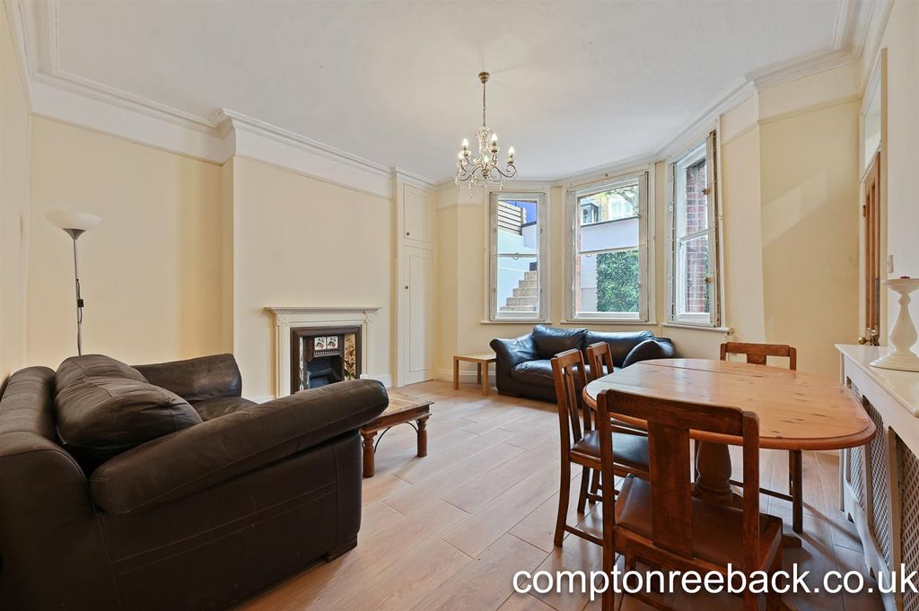 Property photo 1 of 8 Reception