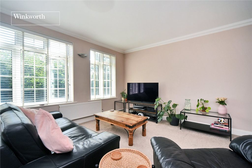 Property photo 2 of 11 Picture No. 18