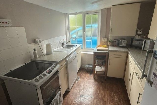 Property photo 3 of 25 5