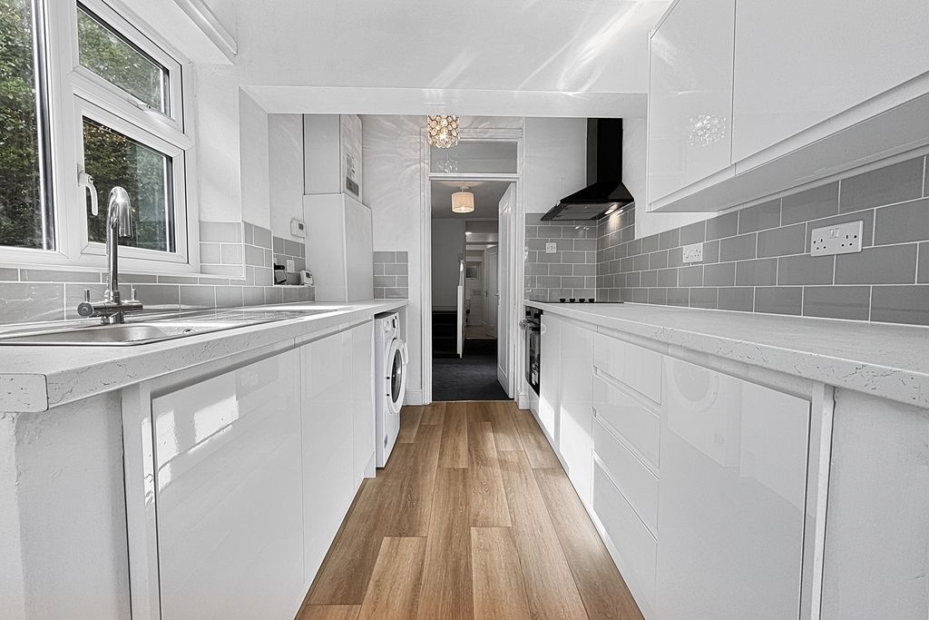 Property photo 3 of 11 Image