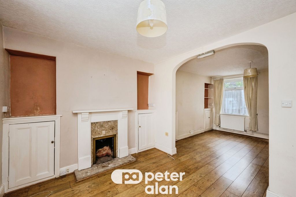 Property photo 2 of 14