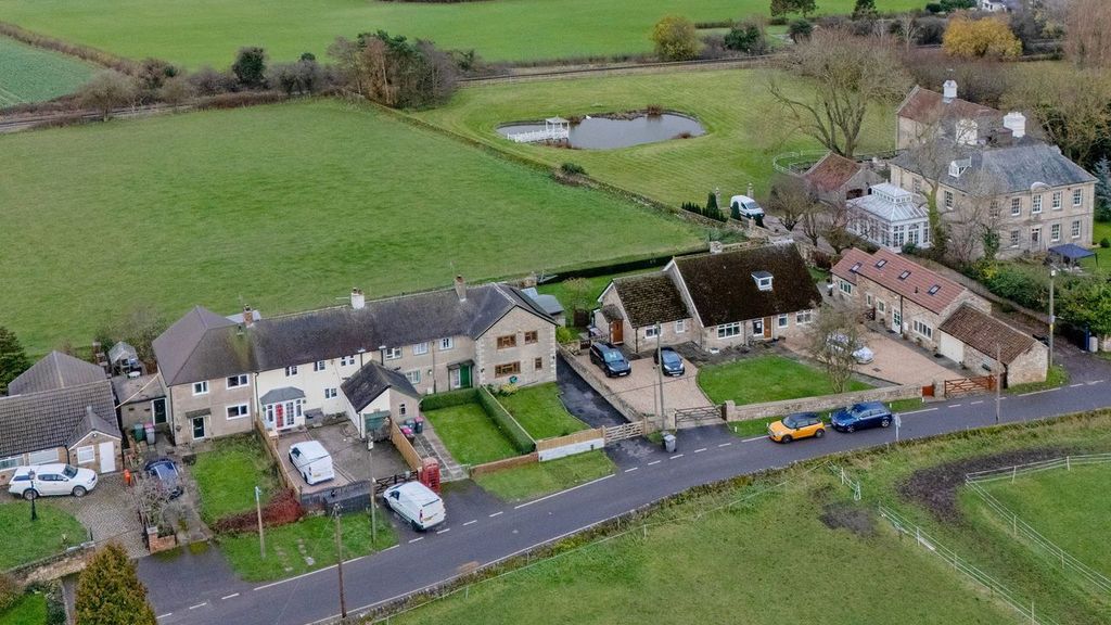 Property photo 3 of 39