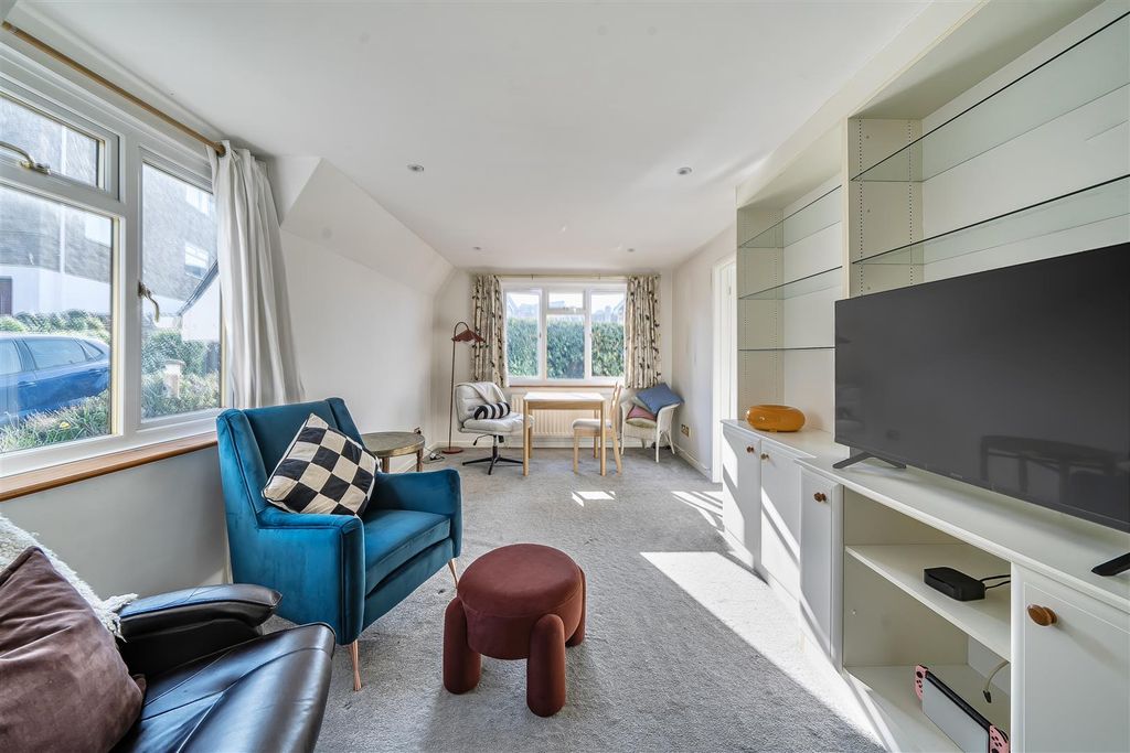 Property photo 2 of 18 1431235-2-69Bd72024Acf5.Jpg