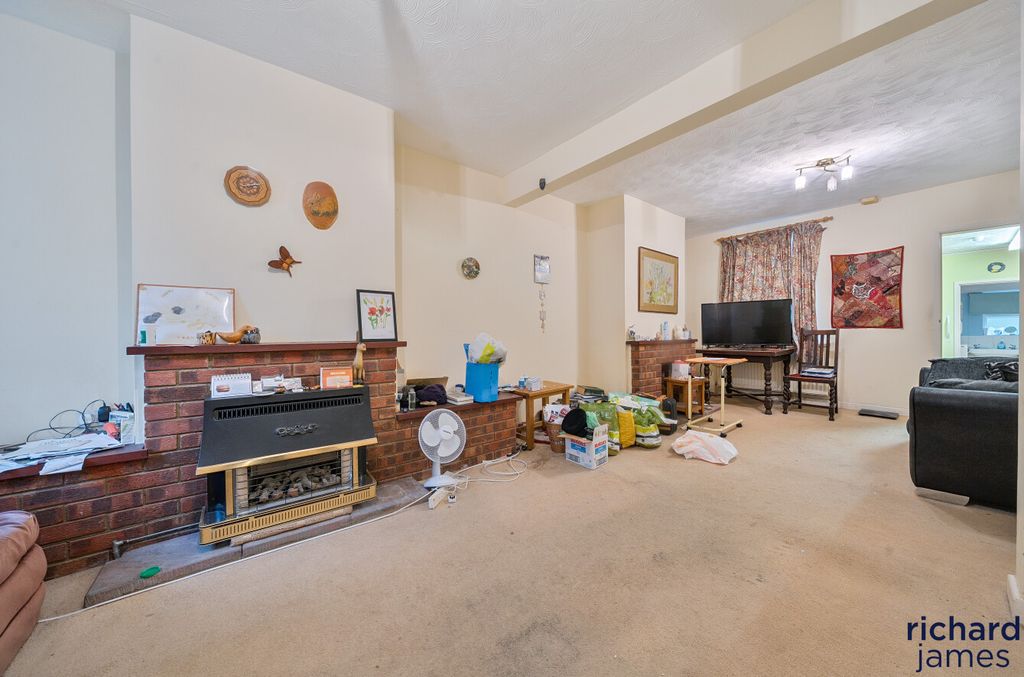 Property photo 3 of 17 52A383c6377E488F82F24F9Efc9Bb96A