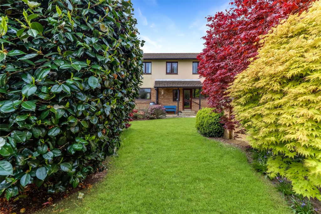 Property photo 1 of 17 1 - Picture No. 04