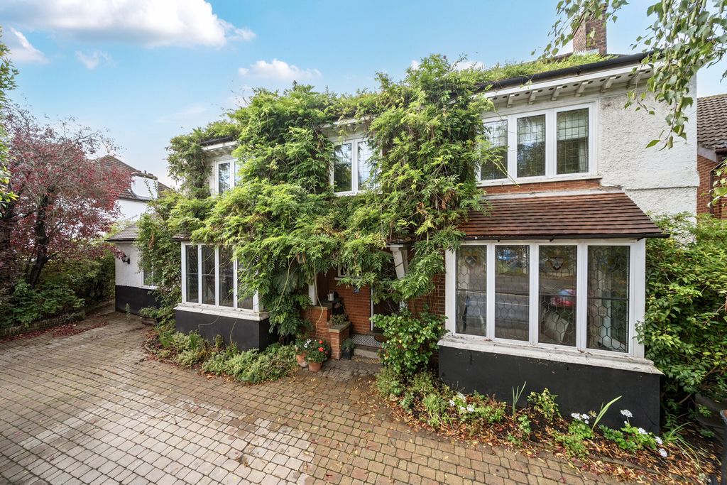 Property photo 1 of 28 1344054-2-68B8813...