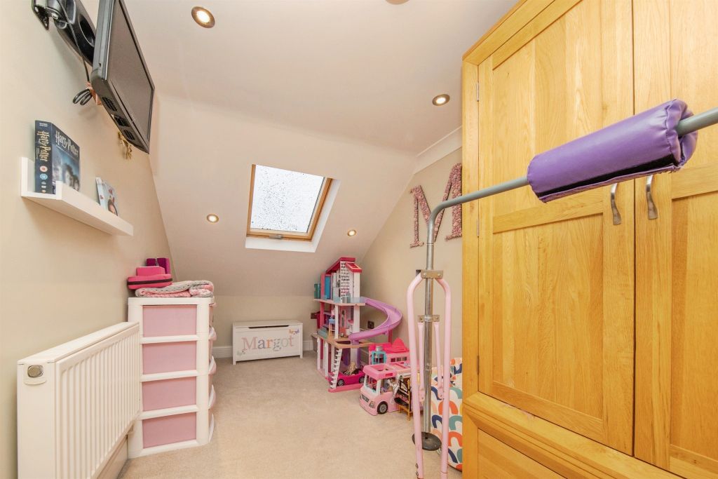 Additional image 18 of 5 bed semi-detached house for saleGordon Way, Harwich CO12