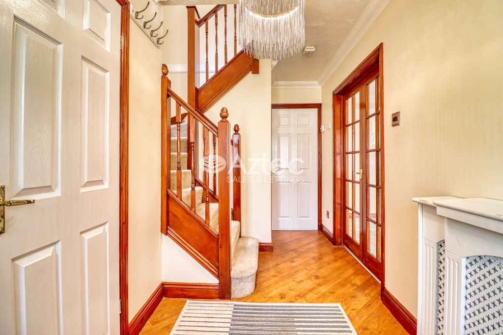 Property photo 2 of 26 Entrance Hallway