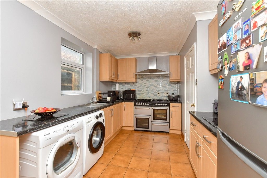 Property photo 3 of 4 Kitchen/Dining Area