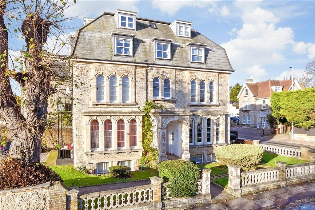 Property photo 1 of 10 External (Web)