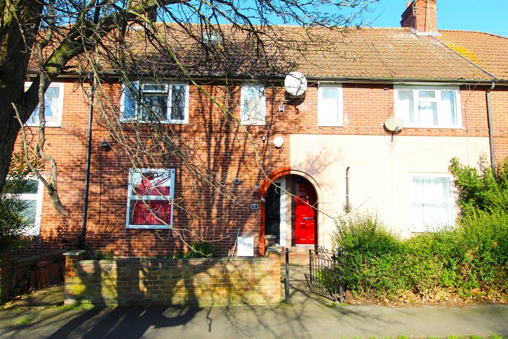 Property photo 2 of 24