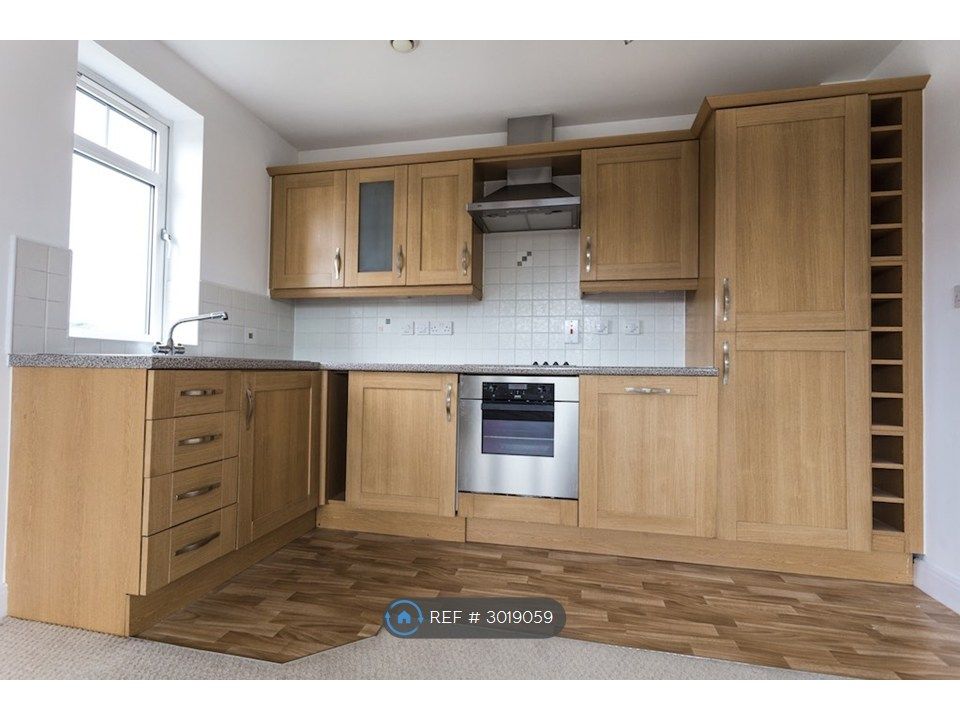 Property photo 3 of 13 Kitchen