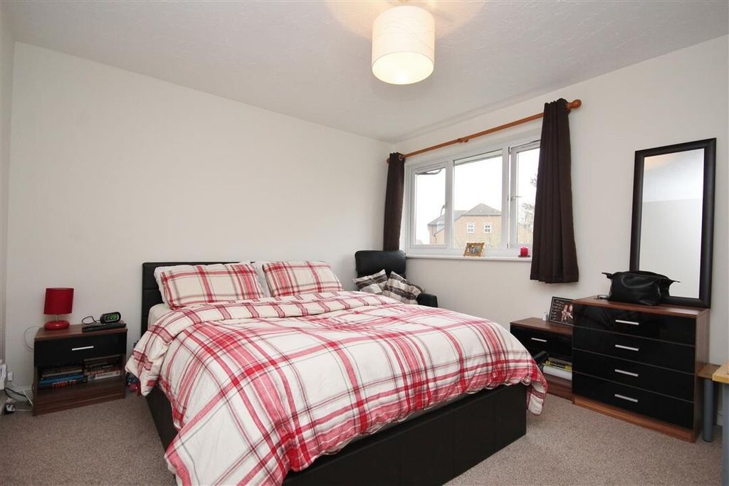 Property photo 3 of 7 Bedroom