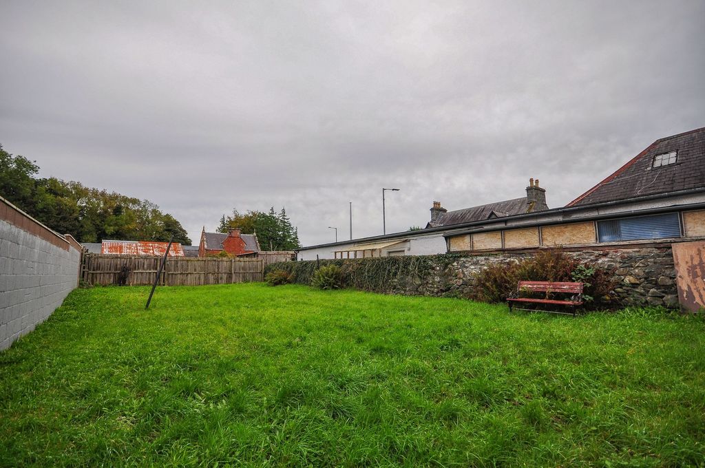 Property photo 2 of 22